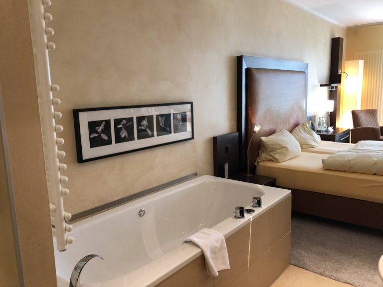 バスルーム内から入口