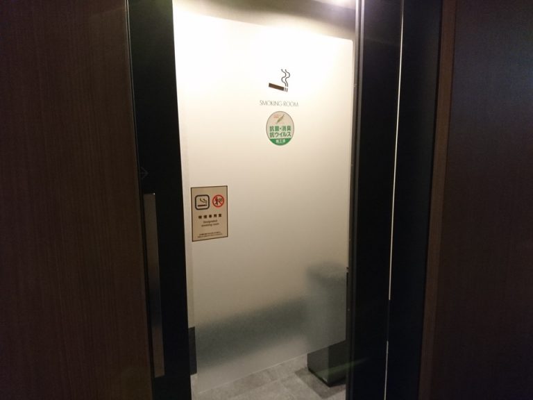 客室階喫煙コーナー