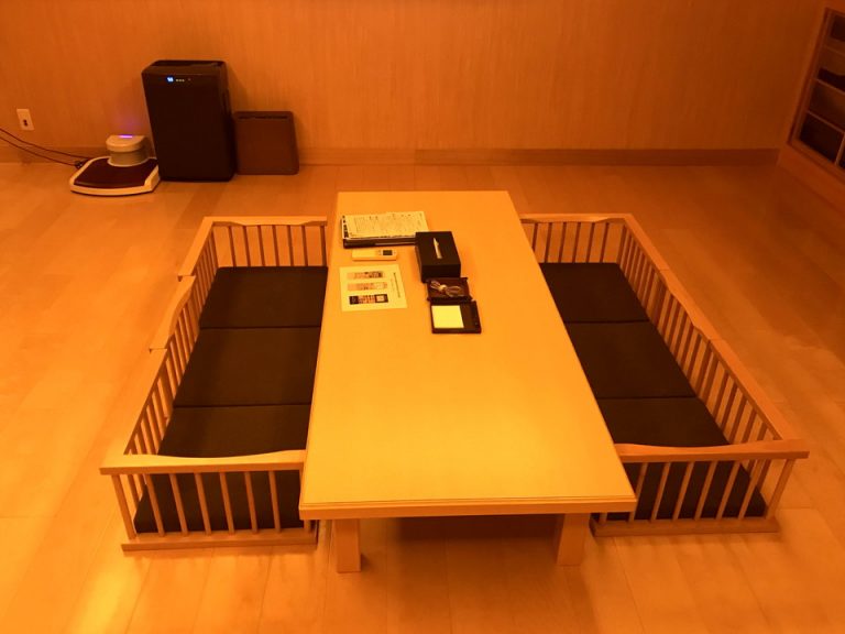 デスク・ソファー