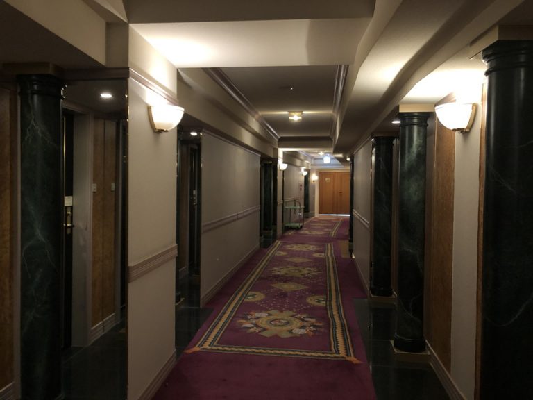 客室廊下