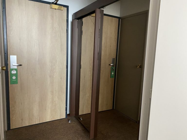 クローゼット外観1