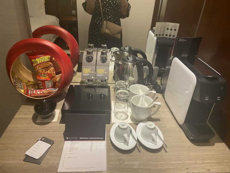 グラス・カップ・カフェコーナー
