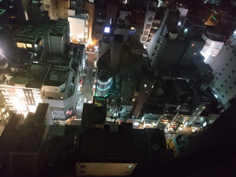 部屋からの眺望(北新地、夜)