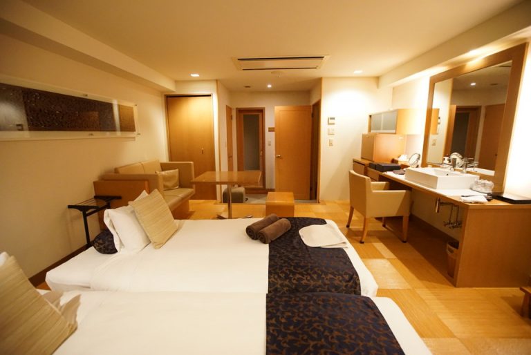 客室入り口向きの写真。