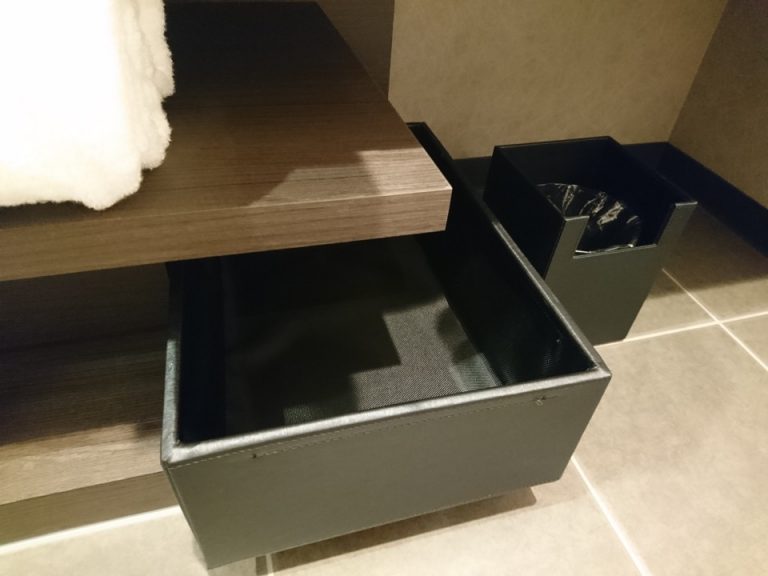脱衣カゴ