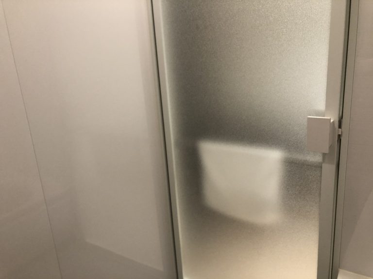 バスタブから入り口ドア