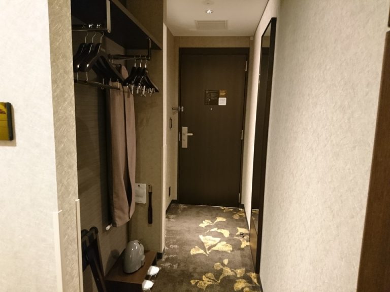 客室全体(入口方向)