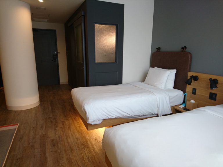 客室全体(入口方向)