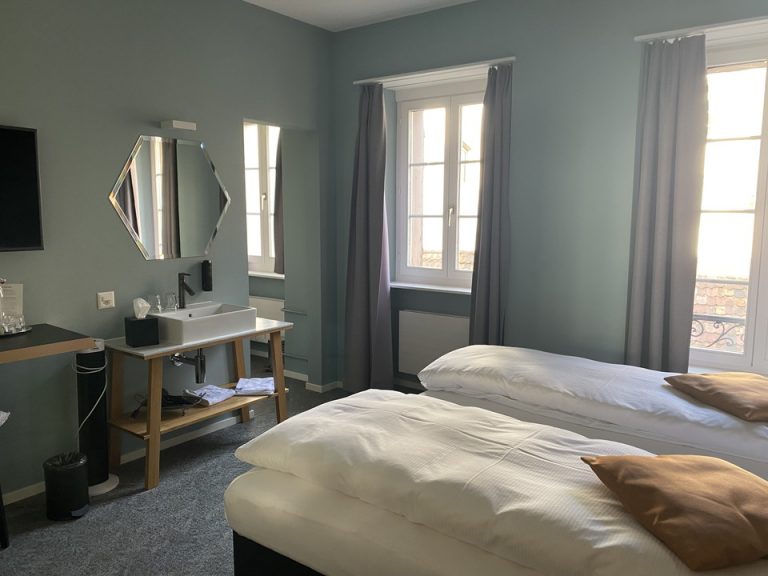 客室全体(窓際方向)1