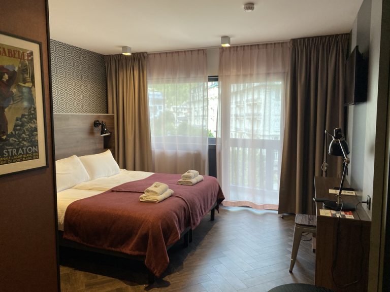 客室全体(窓際方向)1