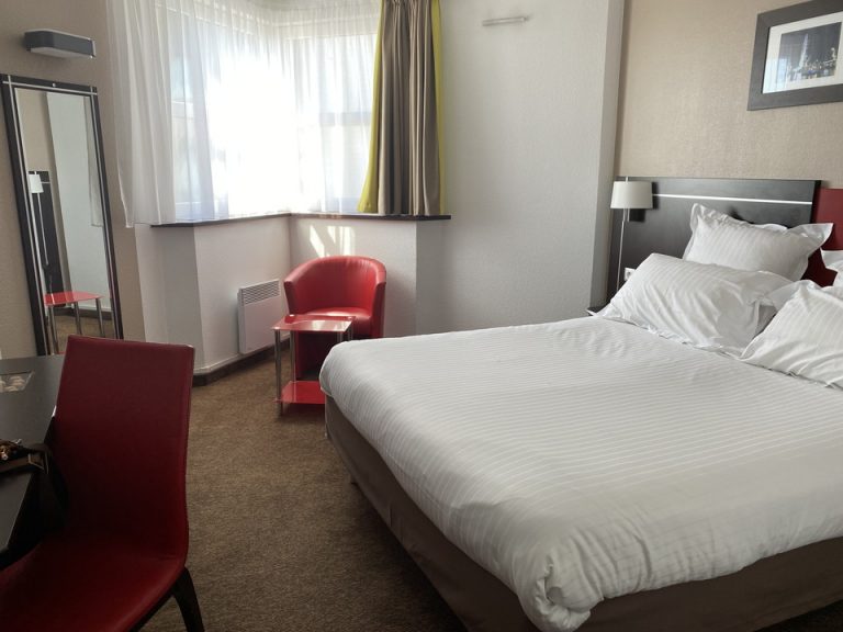 客室全体(窓際方向)1