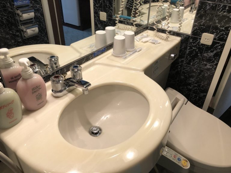 バスタブから洗面台