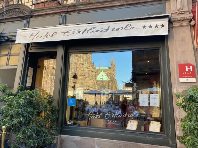 エントランス外観1