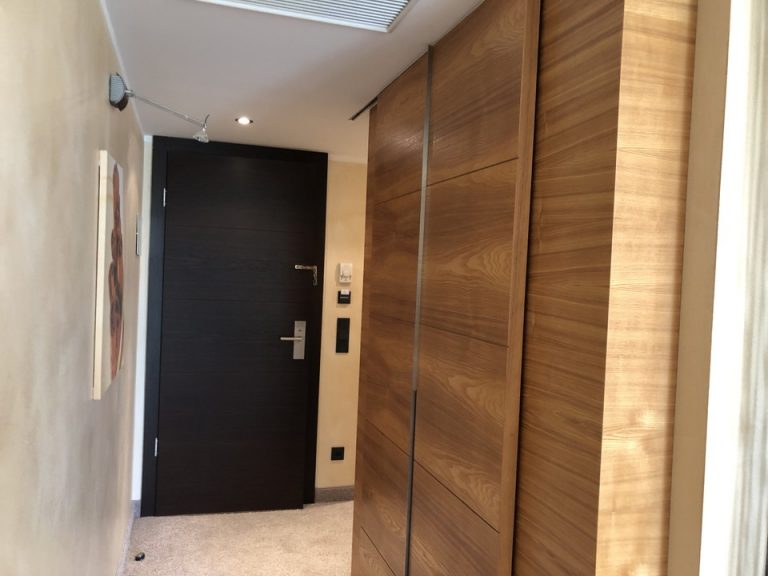 クローゼット外観閉じた状態