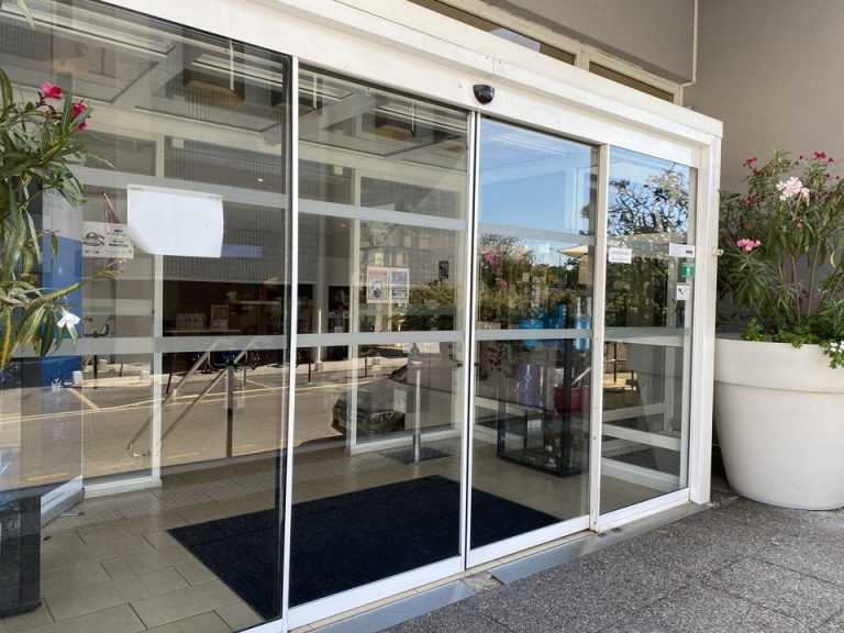 エントランス外観2