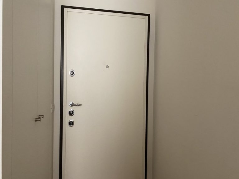 客室入口内観ドア