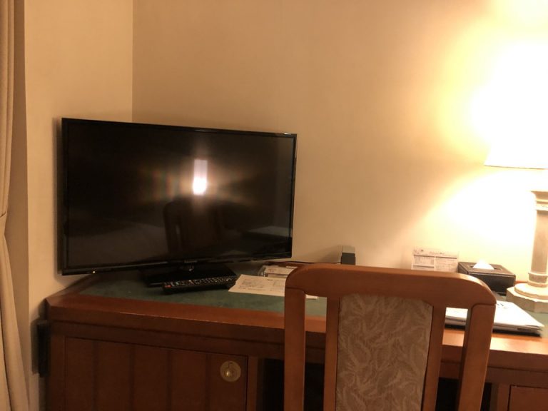 ベッドからTV