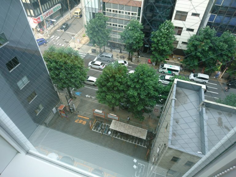 堺筋にスギ薬局、ローソン