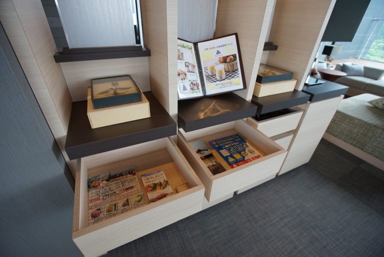 フロント 周辺施設のクーポンなどがある