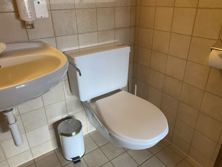 トイレ2