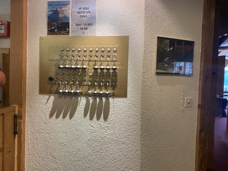 フロント横の鍵管理