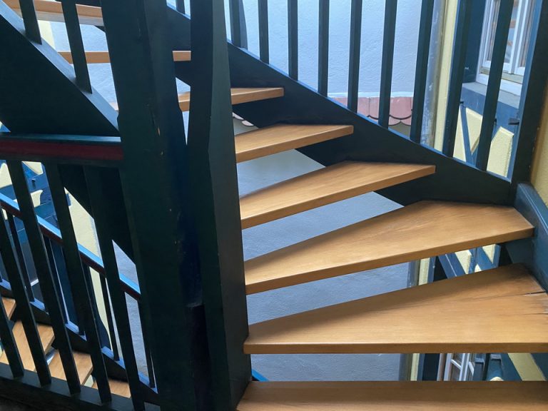 客室へと続く廊下