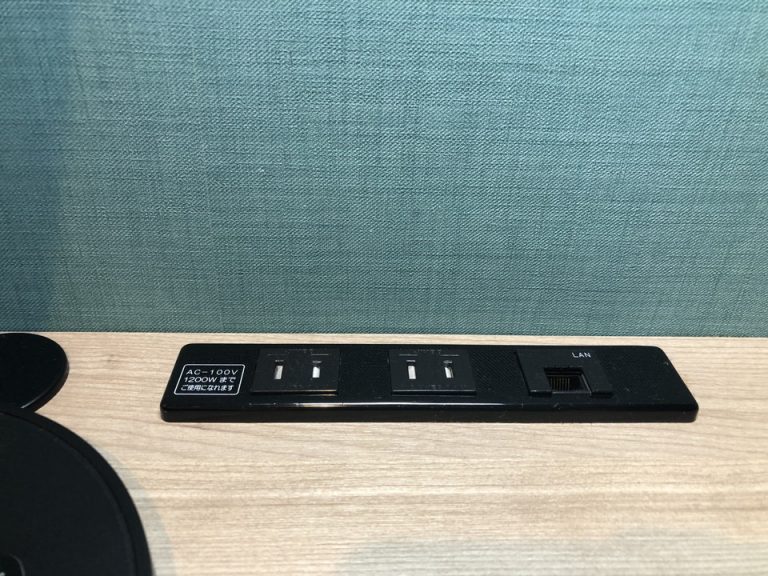 デスク コンセント