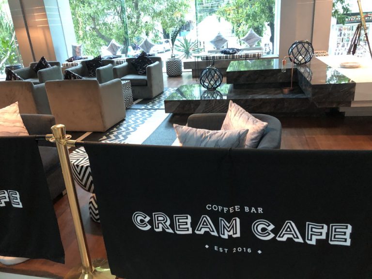 カフェ客席