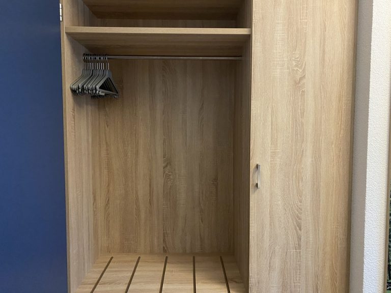 クローゼット外観2