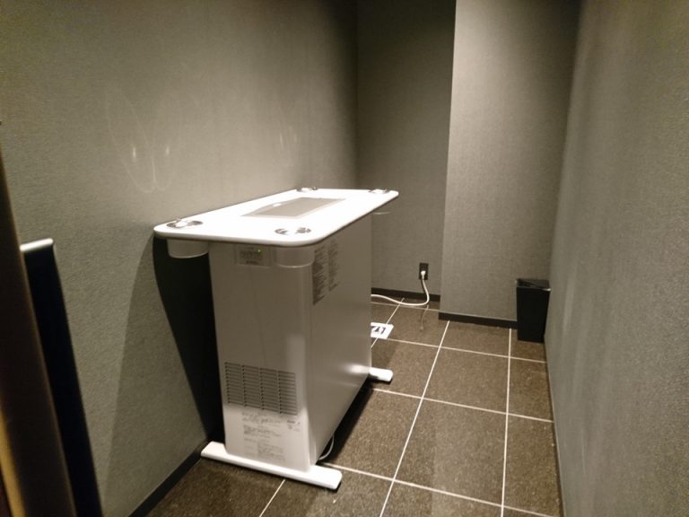 ロビー階喫煙ルーム