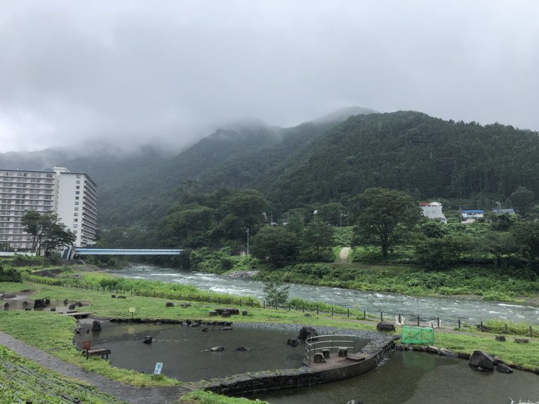 道の駅すぐ横にある清流公園