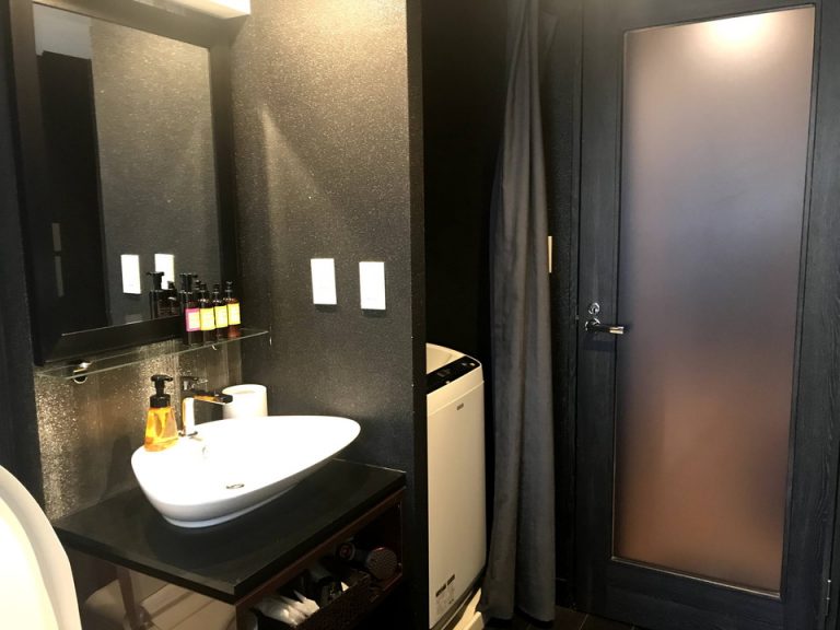 バスルーム内側