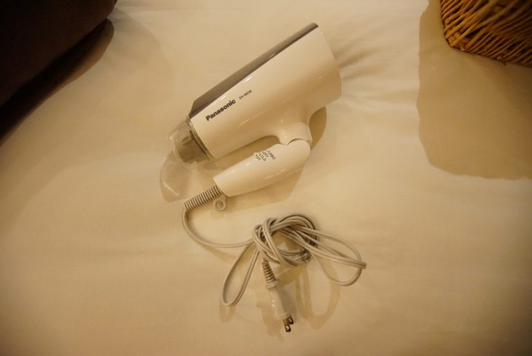 ドライヤー。風圧もしっかり出ます。