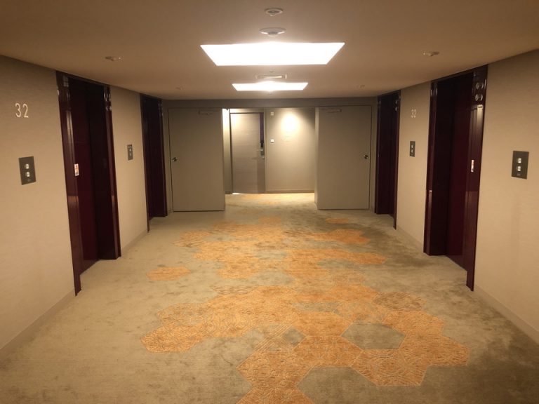客室階 エレベーターホール