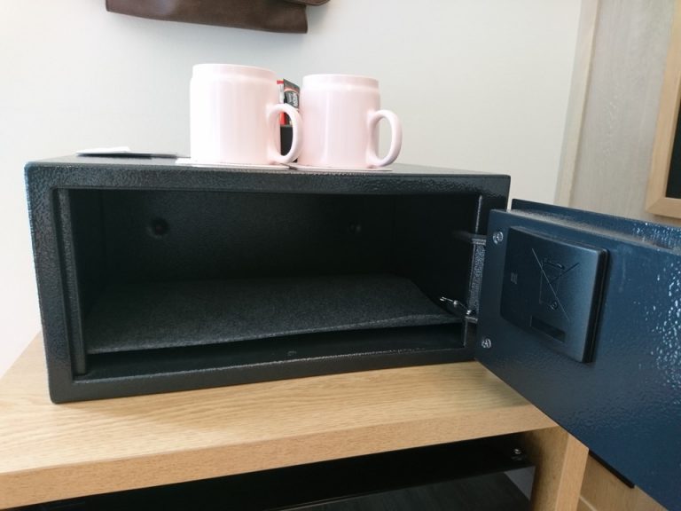 セーフティボックス(開けた状態)