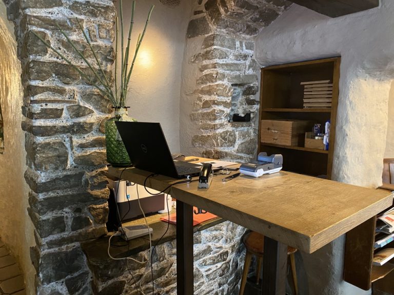 フロントカウンター1