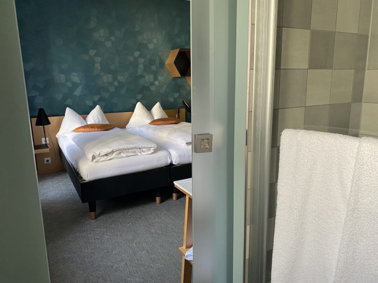 バスルーム内から入2