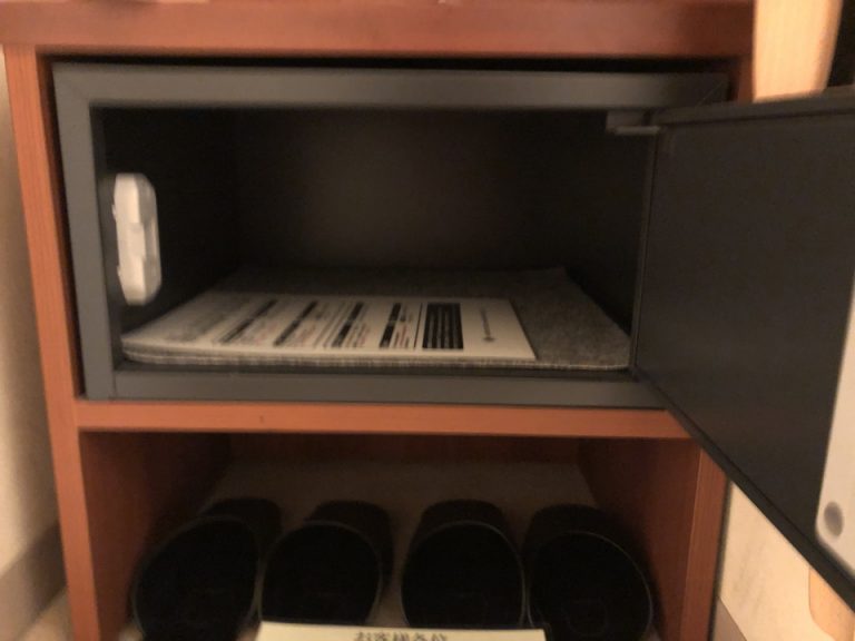 貴重品入れオープン