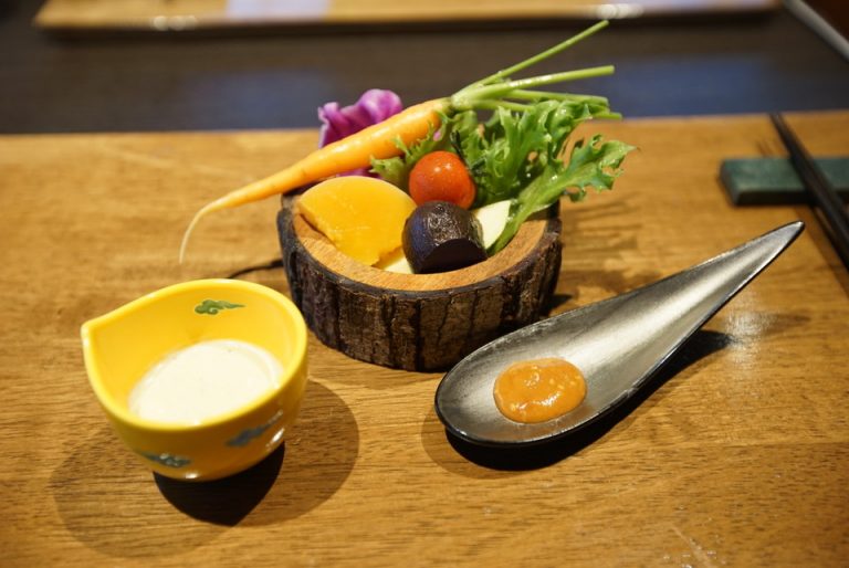 旬野菜。森羅オリジナルバーニャカウダソース・ちょい足し味噌