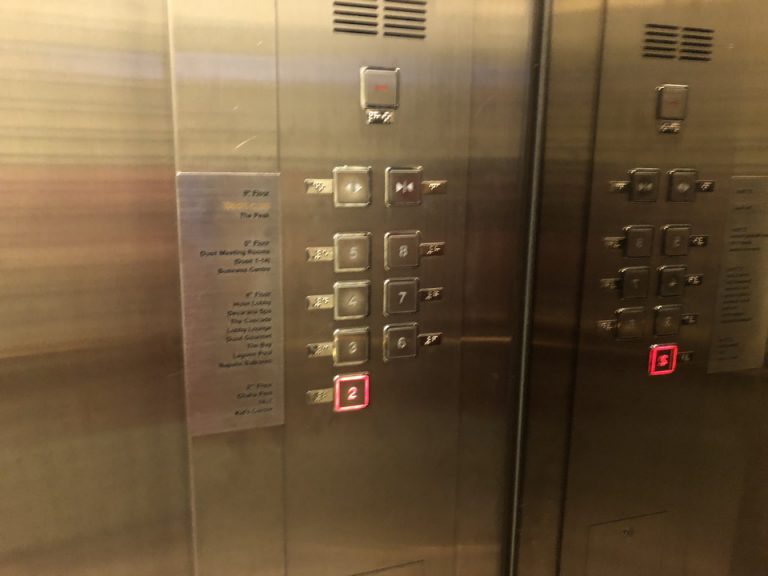 エレベーター階数ボタン