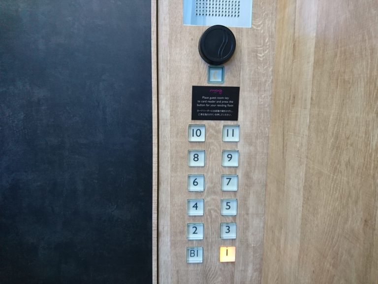 エレベーター階数ボタン