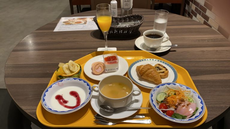 朝食
