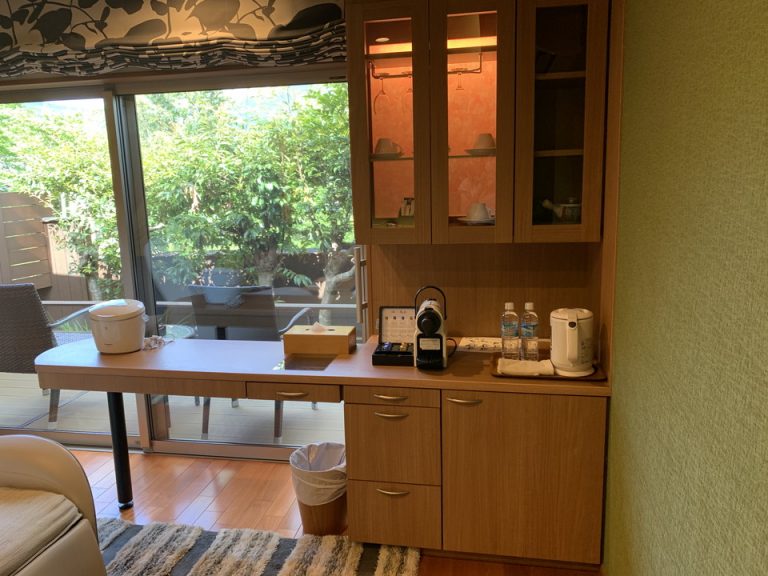 サイドテーブル(1)