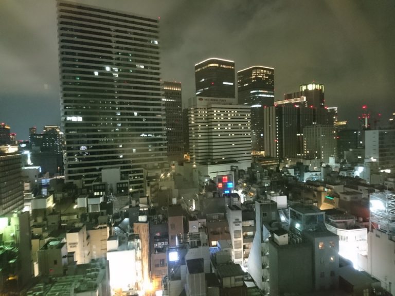 部屋からの眺望(夜)