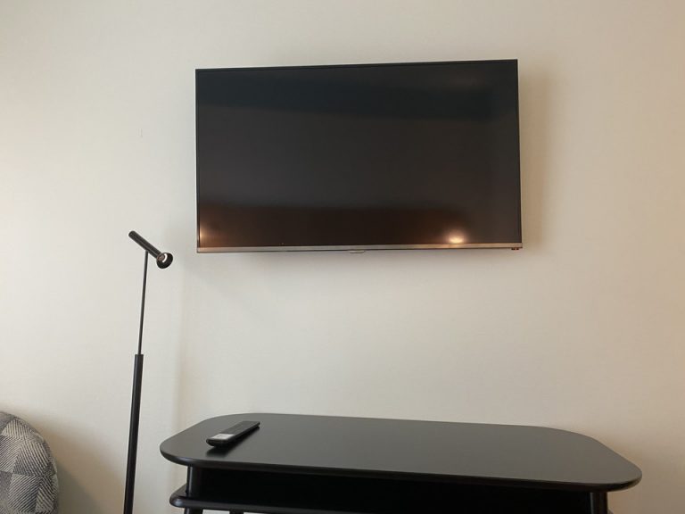 ベッド方向からTV2