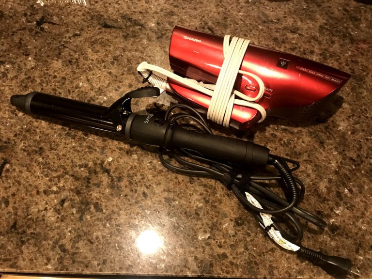 ドライヤーとヘヤアイロン