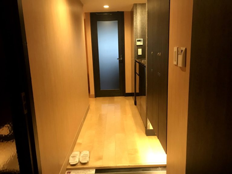 客室全体入口_1