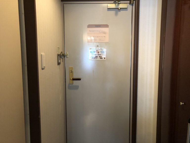 客室内側からドア