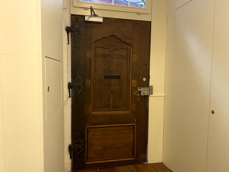 エントランス内観1