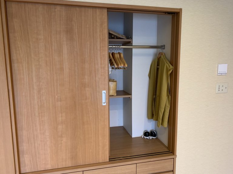クローゼット(開)